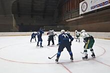 После длительного перерыва в Архангельске стартует чемпионат по хоккеею