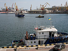 Украина возобновила контейнерные перевозки через одесский порт