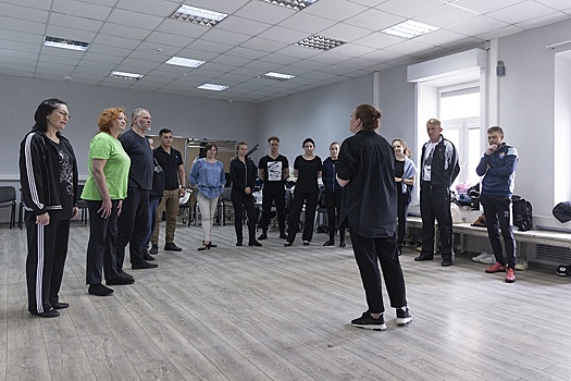 Мэтры ГИТИСа провели мастер-класс для Мариупольского театра