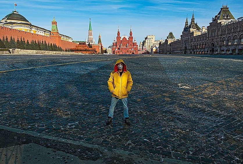 Безлюдная Красная площадь в Москве