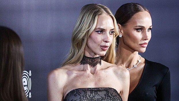 Надежда Сысоева выбрала для премии платье с кружевным верхом