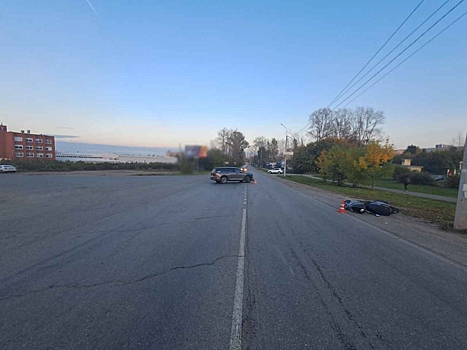 В Ижевске водитель иномарки не уступил дорогу скутеру и устроил ДТП