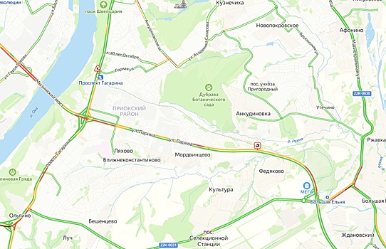 Огромная пробка образовалась на Ларина в Нижнем Новгороде из-за ДТП