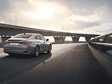 Lexus ES250: Усидеть на двух стульях