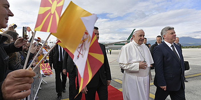В попытке преодолеть раскол. Папа Римский завершил "балканское паломничество"