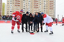 В Красногорске прошла игра легендарных хоккеистов с молодыми спортсменами