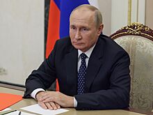 Путин: в финансовой системе России "ничего не рухнуло"
