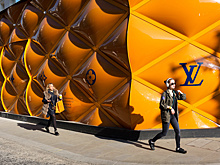 Молодые и модные: как богатые миллениалы помогают Бернару Арно соревноваться с Биллом Гейтсом