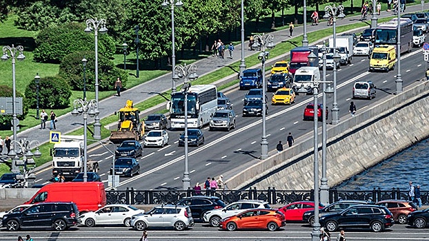 Пора за город: когда на дорогах Москвы станет меньше автомобилей