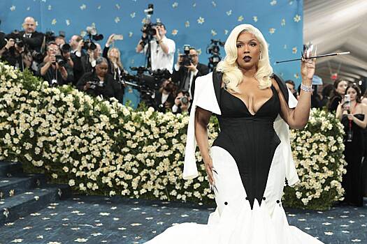 Экстремально похудевшая рэперша Lizzo появилась на Met Gala с новым имиджем