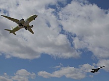 Истребитель Су-30 затмил "Суперджет" на видео тестового полета