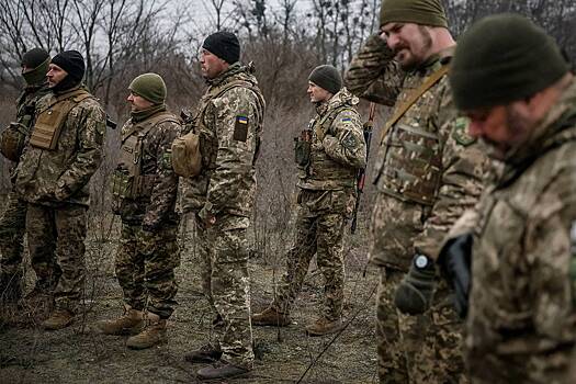 На Украине предрекли продолжение мобилизации после отмены военного положения