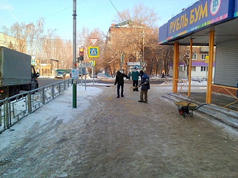 В Первомайском районе Пензы пытаются привести тротуары и дороги в нормативное состояние