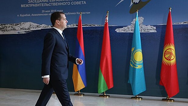 Медведев проведет встречу с премьером Армении 24 января