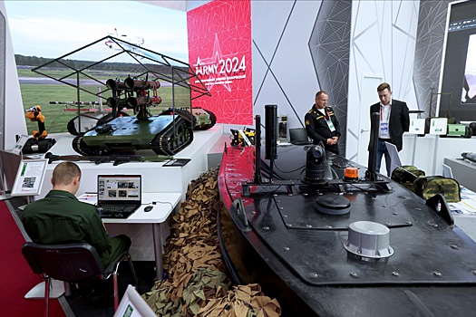 Мишустин исключил форум "Армия-2025" из перечня военных выставок
