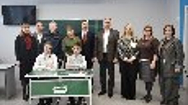 В СОШ № 3 Тамбовской области открыли «Парту Героя» в честь участника СВО Дмитрия Разваляева