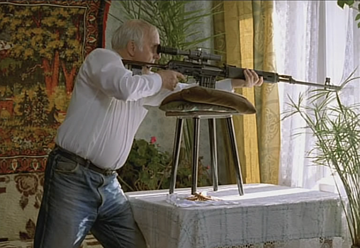 В финале «Ворошиловского стрелка» должен был погибнуть Пашутин