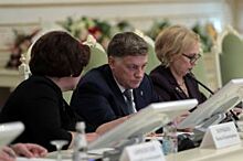 Вячеслав Макаров принял участие во встрече, посвященной юным петербуржцам