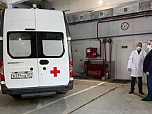 На станции скорой помощи Ноябрьска комплектуют новый внедорожник