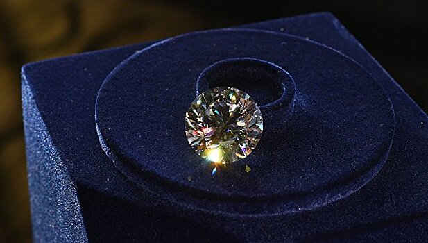 "Алроса" показала самый дорогой бриллиант, когда-либо ограненный в России