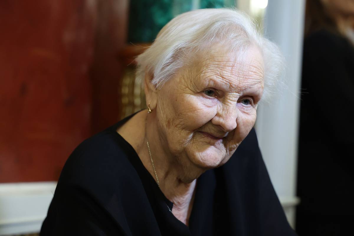 Учительница Путина пришла на парад Победы