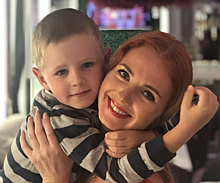 Экс-солистка группы «Тату» Лена Катина опубликовала редкое фото с подросшим сыном