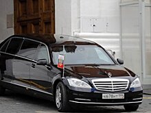 Новый лимузин для президента РФ против машин Трампа, Макрона и Си Цзиньпина