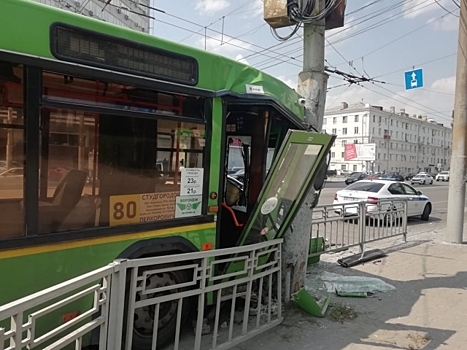 В Воронеже произошло ДТП с рейсовым автобусом
