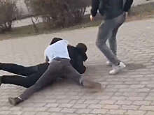 В Красноярске появилось видео драки водителей автобусов из-за места на остановке