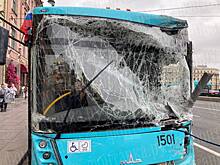 Полиция задержала водителя автобуса, устроившего ДТП в центре Петербурга