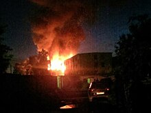 Второй пожар за месяц: горят заброшенные здания военного училища в Казани