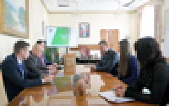Игорь Артамонов провел рабочую встречу с руководителем департамента стратегических проектов Минстроя России