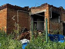 Алексей Спиридонов проверил пострадавшие от обстрелов дома в Суджанском районе