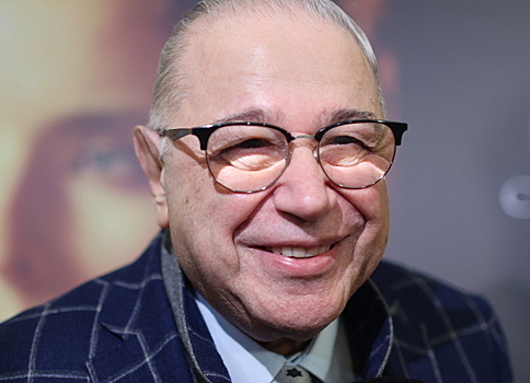 «А доча где?»: в Сети обсуждают новое фото семьи Петросяна