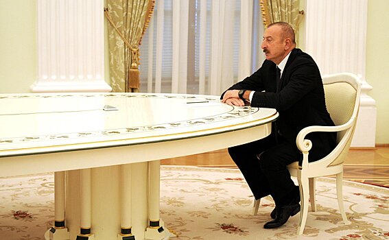 Алиев лидирует на внеочередных выборах президента Азербайджана