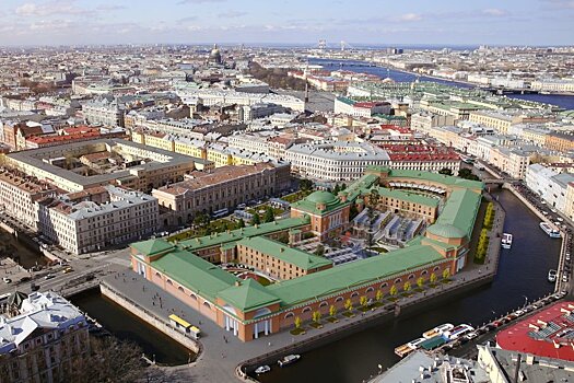 Власти Петербурга выберут проект реконструкции Конюшенного ведомства