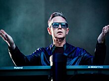 Названа причина смерти участника Depeche Mode Энди Флетчера