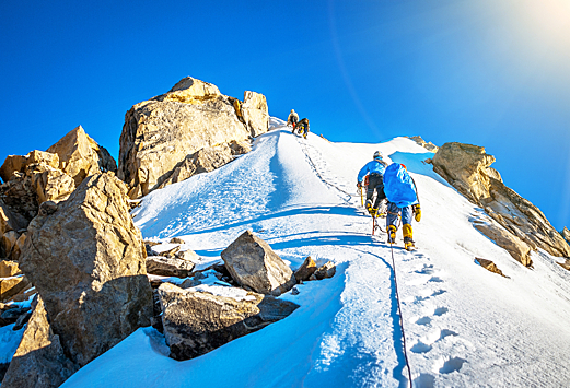 Правила восхождения на Эльбрус ужесточат после гибели альпинистов