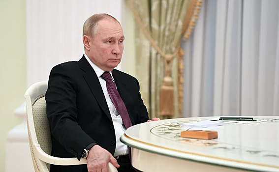 Переговоры Путина и Шольца решили провести за длинным столом