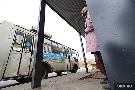 В Кургане перевозчик резко сократил число автобусов