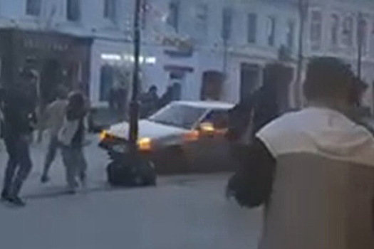 В Саратове задержан водитель, пытавшийся совершить наезд на участников массовой драки