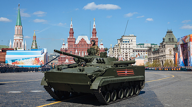 Российские десантники применяют ПТУР «Аркан» против украинских танков