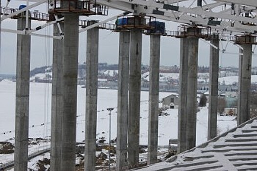 Нижегородских автомобилистов предупреждают об опасности парковать машины возле стадиона на Стелке