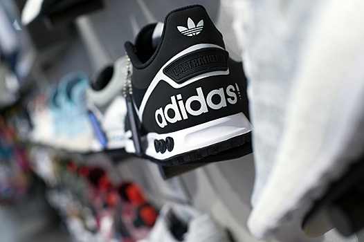 Adidas закроет около 200 магазинов в России