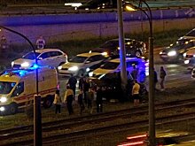 На Южной трассе в Казани легковушка врезалась в столб