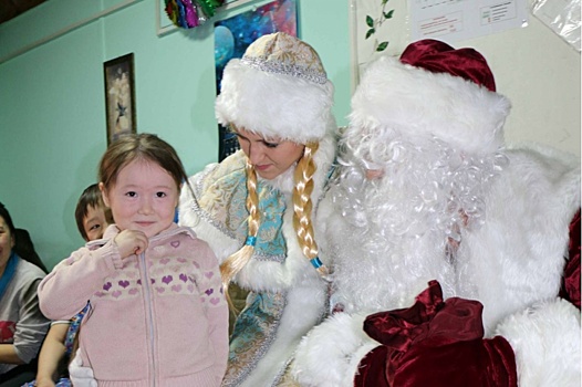 Дед Мороз и Снегурочка отправились в путешествие по Ямалу