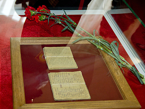 Сегодня в Нацмузее выставят подлинник «Моабитских тетрадей»