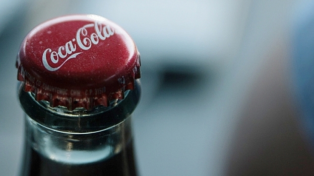 Прибыль Coca-Cola в 2017 году упала на 80%