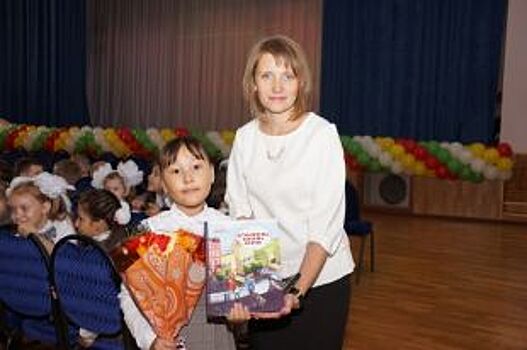 «АиФ-Петербург» и компания ЦДС поздравили учеников школы № 104