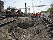 Серия взрывов повредила железнодорожные объекты в Харькове и области